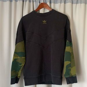 Adidas Crewneck - Black and Camouflage